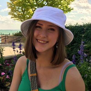 Meet your Posher, Claire